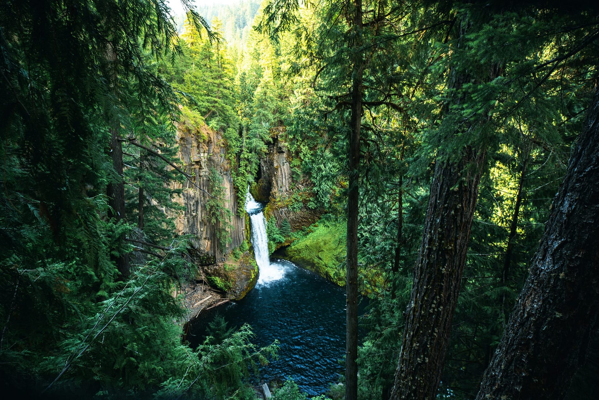 best time to visit multnomah falls oregon
